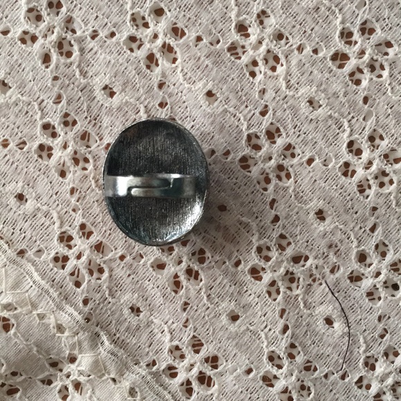 Red Ring - Picture 3 of 3